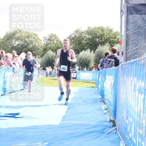 25.08.2024 - Elbe Triathlon Hamburg H.Heesch http://msf.ph/oto/6884787 25.08.2024 11:29:51 Ziel 589, 665, 682 meine-sportfotos.de