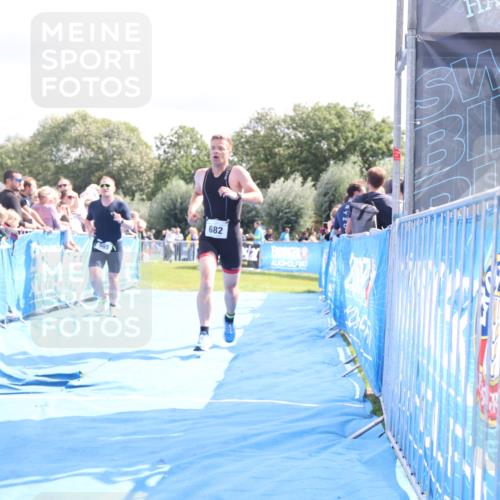 25.08.2024 - Elbe Triathlon Hamburg H.Heesch http://msf.ph/oto/6884789 25.08.2024 11:29:51 Ziel 589, 665, 682 meine-sportfotos.de