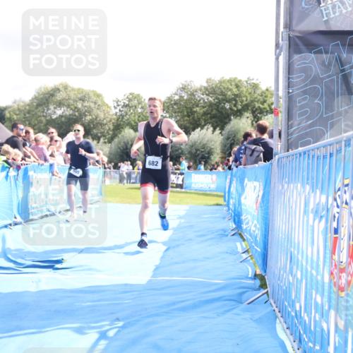 25.08.2024 - Elbe Triathlon Hamburg H.Heesch http://msf.ph/oto/6884791 25.08.2024 11:29:51 Ziel 589, 665, 682 meine-sportfotos.de