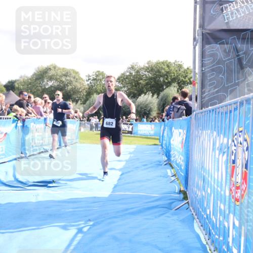 25.08.2024 - Elbe Triathlon Hamburg H.Heesch http://msf.ph/oto/6884796 25.08.2024 11:29:51 Ziel 589, 665, 682 meine-sportfotos.de
