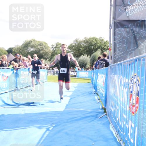 25.08.2024 - Elbe Triathlon Hamburg H.Heesch http://msf.ph/oto/6884798 25.08.2024 11:29:51 Ziel 589, 665, 682 meine-sportfotos.de