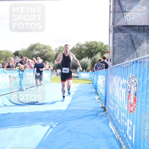 25.08.2024 - Elbe Triathlon Hamburg H.Heesch http://msf.ph/oto/6884800 25.08.2024 11:29:51 Ziel 589, 665, 682 meine-sportfotos.de