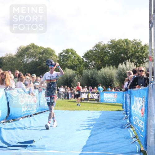 25.08.2024 - Elbe Triathlon Hamburg H.Heesch http://msf.ph/oto/6884801 25.08.2024 11:22:47 Ziel 273, 383, 617 meine-sportfotos.de