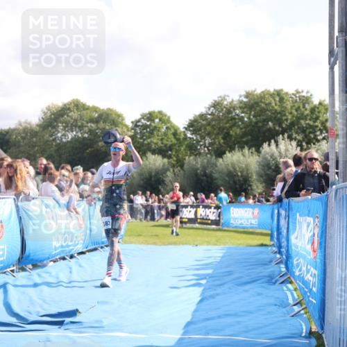 25.08.2024 - Elbe Triathlon Hamburg H.Heesch http://msf.ph/oto/6884803 25.08.2024 11:22:47 Ziel 273, 383, 617 meine-sportfotos.de
