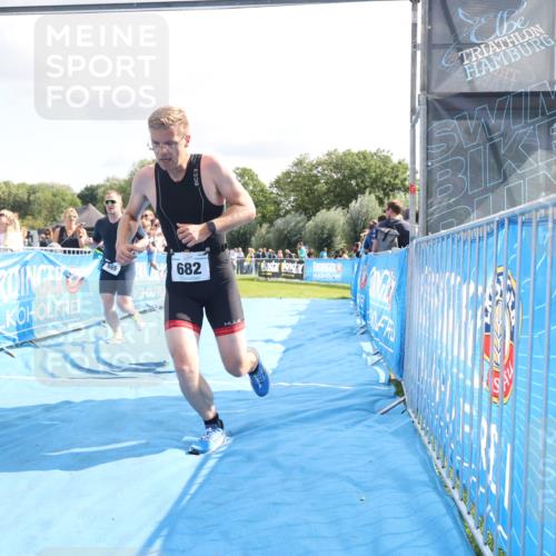 25.08.2024 - Elbe Triathlon Hamburg H.Heesch http://msf.ph/oto/6884810 25.08.2024 11:29:52 Ziel 589, 665, 682 meine-sportfotos.de