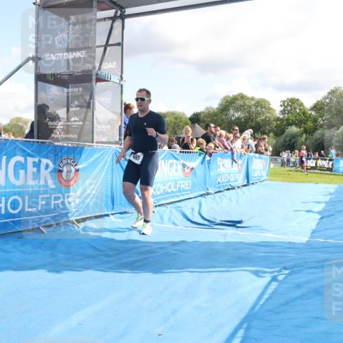 25.08.2024 - Elbe Triathlon Hamburg H.Heesch http://msf.ph/oto/6884818 25.08.2024 11:29:53 Ziel 665, 682 meine-sportfotos.de
