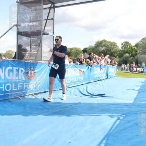 25.08.2024 - Elbe Triathlon Hamburg H.Heesch http://msf.ph/oto/6884825 25.08.2024 11:29:53 Ziel 665, 682 meine-sportfotos.de