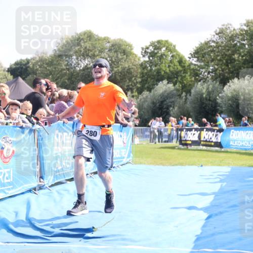 25.08.2024 - Elbe Triathlon Hamburg H.Heesch http://msf.ph/oto/6884827 25.08.2024 11:30:07 Ziel 280 meine-sportfotos.de