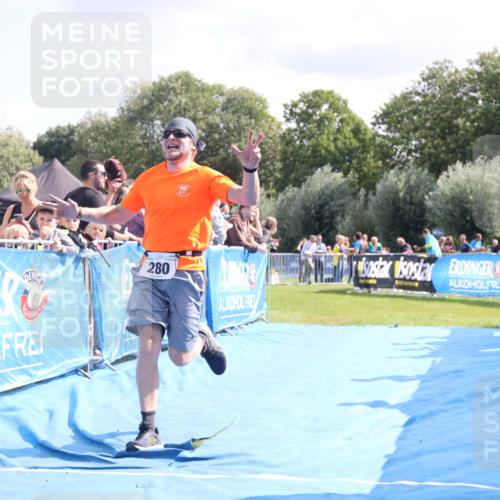25.08.2024 - Elbe Triathlon Hamburg H.Heesch http://msf.ph/oto/6884831 25.08.2024 11:30:07 Ziel 280 meine-sportfotos.de