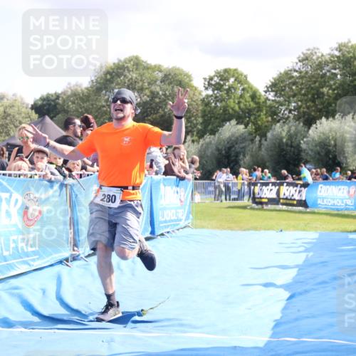 25.08.2024 - Elbe Triathlon Hamburg H.Heesch http://msf.ph/oto/6884833 25.08.2024 11:30:07 Ziel 280 meine-sportfotos.de