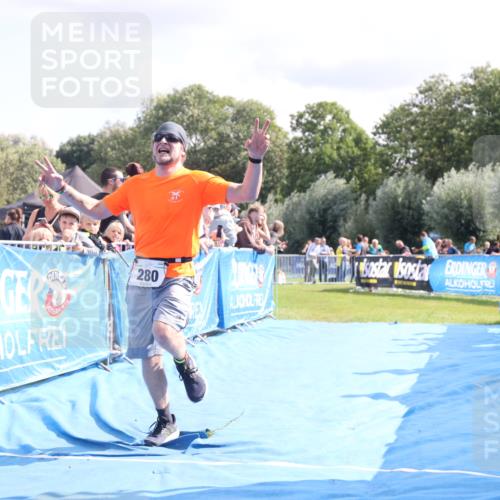 25.08.2024 - Elbe Triathlon Hamburg H.Heesch http://msf.ph/oto/6884835 25.08.2024 11:30:07 Ziel 280 meine-sportfotos.de