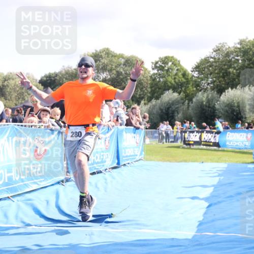 25.08.2024 - Elbe Triathlon Hamburg H.Heesch http://msf.ph/oto/6884837 25.08.2024 11:30:07 Ziel 280 meine-sportfotos.de