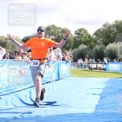 25.08.2024 - Elbe Triathlon Hamburg H.Heesch http://msf.ph/oto/6884839 25.08.2024 11:30:07 Ziel 280 meine-sportfotos.de