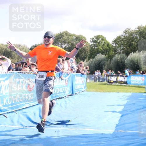 25.08.2024 - Elbe Triathlon Hamburg H.Heesch http://msf.ph/oto/6884841 25.08.2024 11:30:08 Ziel 280 meine-sportfotos.de