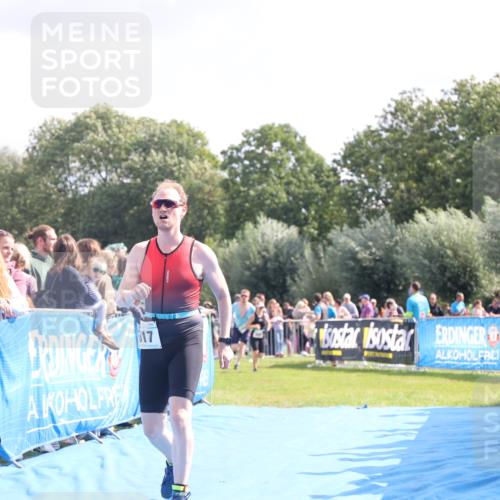 25.08.2024 - Elbe Triathlon Hamburg H.Heesch http://msf.ph/oto/6884862 25.08.2024 11:22:53 Ziel 383, 385, 554, 617 meine-sportfotos.de