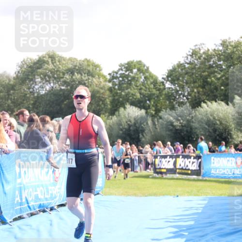 25.08.2024 - Elbe Triathlon Hamburg H.Heesch http://msf.ph/oto/6884864 25.08.2024 11:22:53 Ziel 383, 385, 554, 617 meine-sportfotos.de