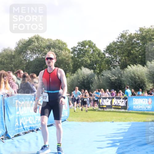 25.08.2024 - Elbe Triathlon Hamburg H.Heesch http://msf.ph/oto/6884870 25.08.2024 11:22:53 Ziel 383, 385, 554, 617 meine-sportfotos.de