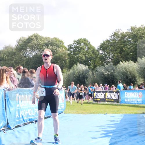 25.08.2024 - Elbe Triathlon Hamburg H.Heesch http://msf.ph/oto/6884872 25.08.2024 11:22:53 Ziel 383, 385, 554, 617 meine-sportfotos.de