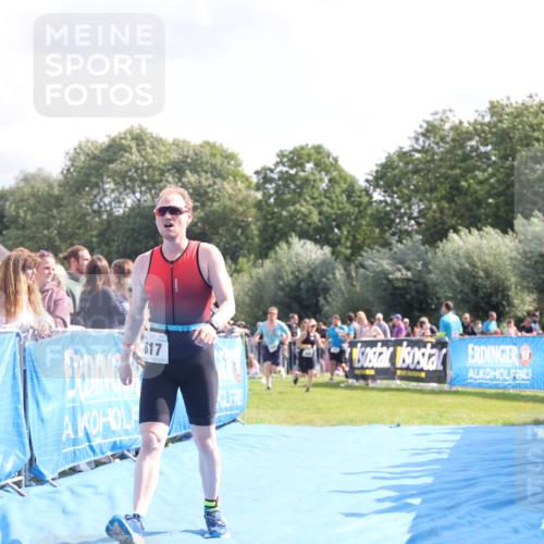 25.08.2024 - Elbe Triathlon Hamburg H.Heesch http://msf.ph/oto/6884874 25.08.2024 11:22:53 Ziel 383, 385, 554, 617 meine-sportfotos.de