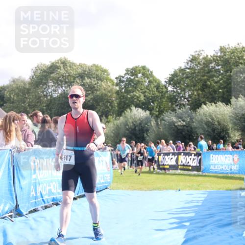 25.08.2024 - Elbe Triathlon Hamburg H.Heesch http://msf.ph/oto/6884876 25.08.2024 11:22:53 Ziel 383, 385, 554, 617 meine-sportfotos.de