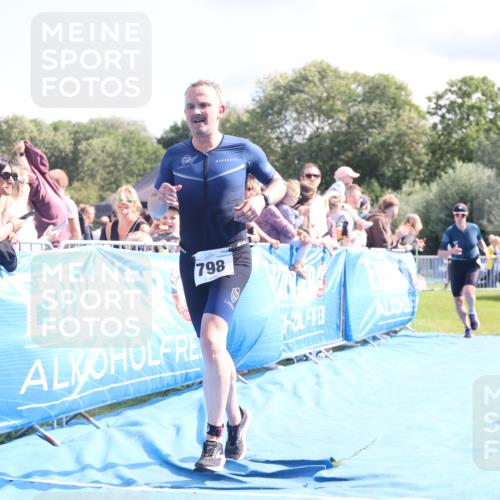 25.08.2024 - Elbe Triathlon Hamburg H.Heesch http://msf.ph/oto/6884881 25.08.2024 11:30:16 Ziel 526, 798 meine-sportfotos.de