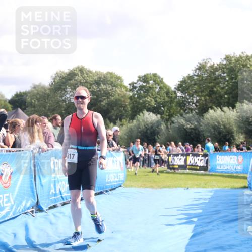 25.08.2024 - Elbe Triathlon Hamburg H.Heesch http://msf.ph/oto/6884884 25.08.2024 11:22:53 Ziel 383, 385, 554, 617 meine-sportfotos.de