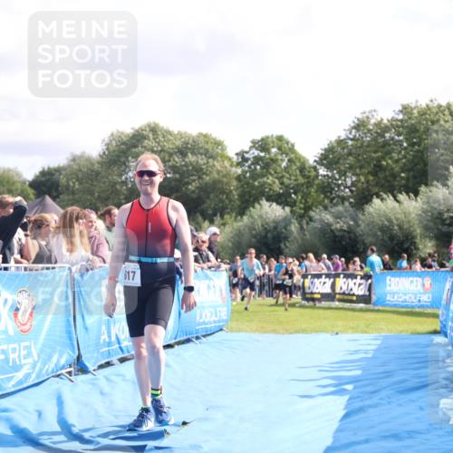 25.08.2024 - Elbe Triathlon Hamburg H.Heesch http://msf.ph/oto/6884888 25.08.2024 11:22:53 Ziel 383, 385, 554, 617 meine-sportfotos.de