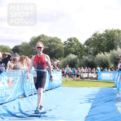 25.08.2024 - Elbe Triathlon Hamburg H.Heesch http://msf.ph/oto/6884892 25.08.2024 11:22:54 Ziel 383, 385, 554, 617 meine-sportfotos.de
