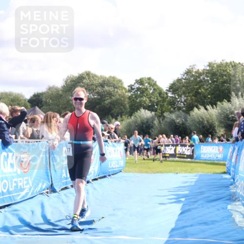 25.08.2024 - Elbe Triathlon Hamburg H.Heesch http://msf.ph/oto/6884896 25.08.2024 11:22:54 Ziel 383, 385, 554, 617 meine-sportfotos.de