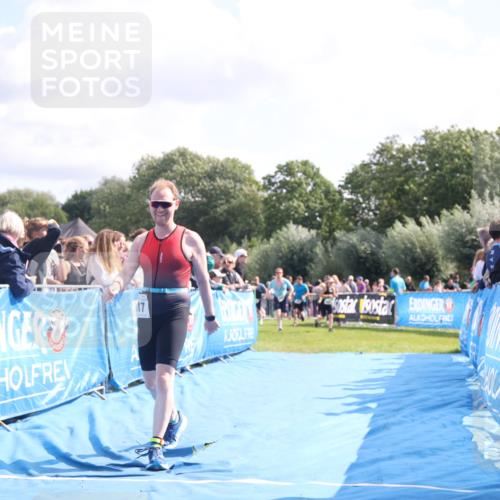 25.08.2024 - Elbe Triathlon Hamburg H.Heesch http://msf.ph/oto/6884898 25.08.2024 11:22:54 Ziel 383, 385, 554, 617 meine-sportfotos.de