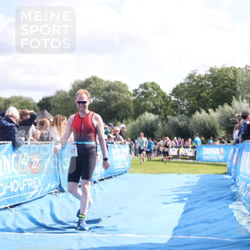 25.08.2024 - Elbe Triathlon Hamburg H.Heesch http://msf.ph/oto/6884901 25.08.2024 11:22:54 Ziel 383, 385, 554, 617 meine-sportfotos.de