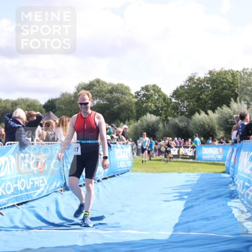 25.08.2024 - Elbe Triathlon Hamburg H.Heesch http://msf.ph/oto/6884903 25.08.2024 11:22:54 Ziel 383, 385, 554, 617 meine-sportfotos.de