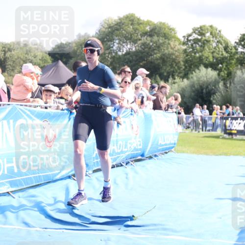 25.08.2024 - Elbe Triathlon Hamburg H.Heesch http://msf.ph/oto/6884906 25.08.2024 11:30:19 Ziel 526, 798 meine-sportfotos.de