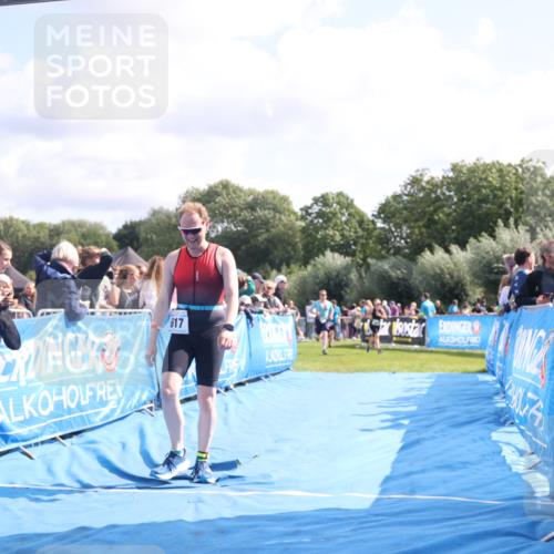 25.08.2024 - Elbe Triathlon Hamburg H.Heesch http://msf.ph/oto/6884907 25.08.2024 11:22:54 Ziel 383, 385, 554, 617 meine-sportfotos.de
