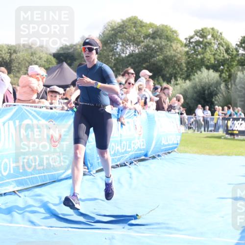 25.08.2024 - Elbe Triathlon Hamburg H.Heesch http://msf.ph/oto/6884908 25.08.2024 11:30:19 Ziel 526, 798 meine-sportfotos.de
