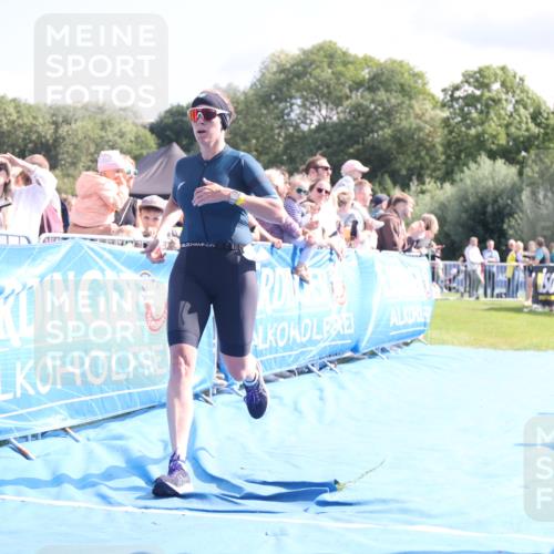 25.08.2024 - Elbe Triathlon Hamburg H.Heesch http://msf.ph/oto/6884911 25.08.2024 11:30:19 Ziel 526, 798 meine-sportfotos.de