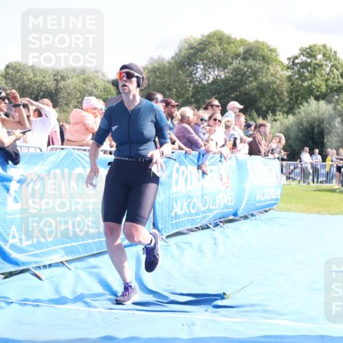 25.08.2024 - Elbe Triathlon Hamburg H.Heesch http://msf.ph/oto/6884915 25.08.2024 11:30:19 Ziel 526, 798 meine-sportfotos.de