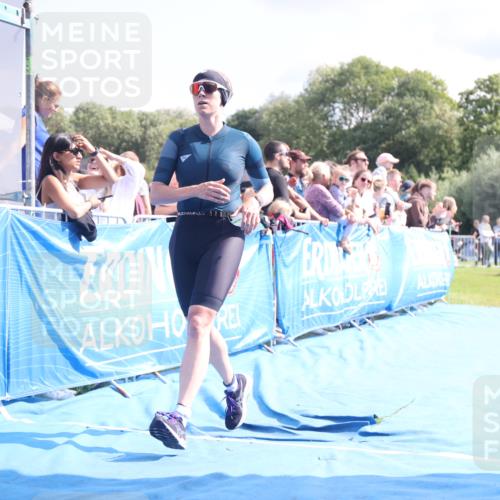 25.08.2024 - Elbe Triathlon Hamburg H.Heesch http://msf.ph/oto/6884922 25.08.2024 11:30:19 Ziel 526, 798 meine-sportfotos.de