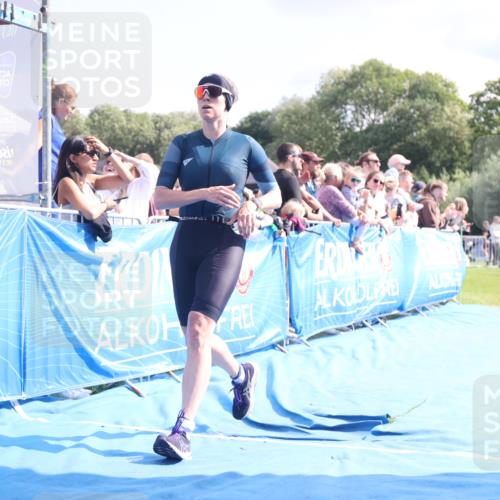 25.08.2024 - Elbe Triathlon Hamburg H.Heesch http://msf.ph/oto/6884924 25.08.2024 11:30:19 Ziel 526, 798 meine-sportfotos.de