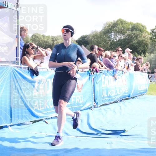 25.08.2024 - Elbe Triathlon Hamburg H.Heesch http://msf.ph/oto/6884926 25.08.2024 11:30:19 Ziel 526, 798 meine-sportfotos.de