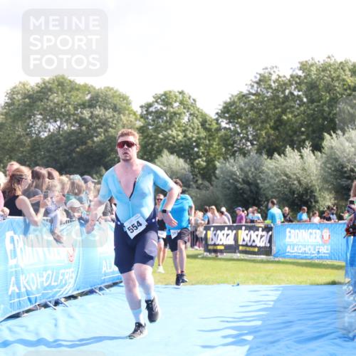 25.08.2024 - Elbe Triathlon Hamburg H.Heesch http://msf.ph/oto/6884927 25.08.2024 11:22:58 Ziel 246, 385, 554, 617, 715 meine-sportfotos.de