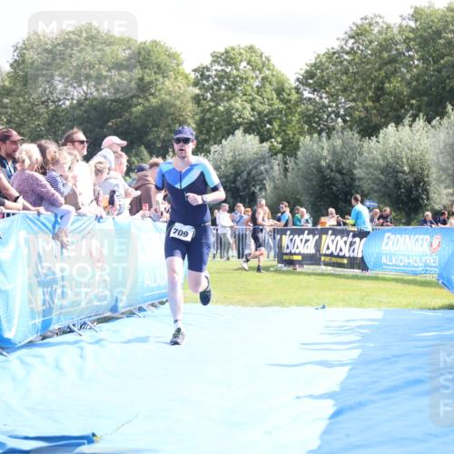 25.08.2024 - Elbe Triathlon Hamburg H.Heesch http://msf.ph/oto/6884937 25.08.2024 11:30:39 Ziel 709, 758 meine-sportfotos.de