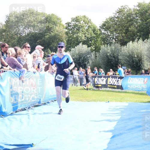 25.08.2024 - Elbe Triathlon Hamburg H.Heesch http://msf.ph/oto/6884939 25.08.2024 11:30:39 Ziel 709, 758 meine-sportfotos.de