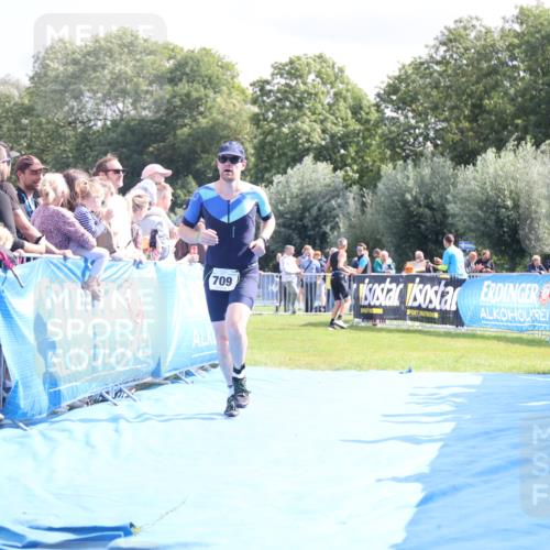 25.08.2024 - Elbe Triathlon Hamburg H.Heesch http://msf.ph/oto/6884943 25.08.2024 11:30:39 Ziel 709, 758 meine-sportfotos.de