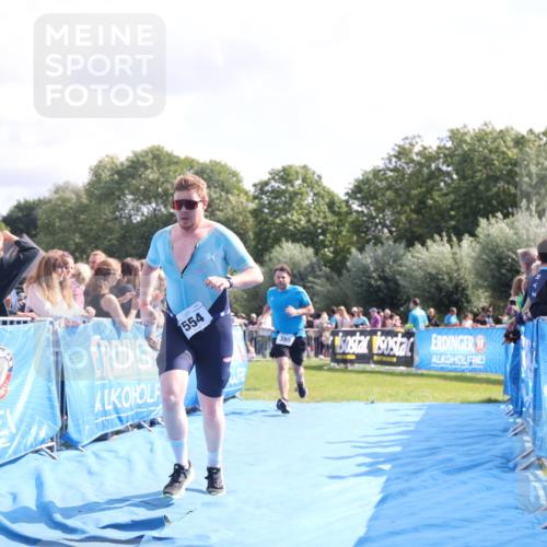 25.08.2024 - Elbe Triathlon Hamburg H.Heesch http://msf.ph/oto/6884944 25.08.2024 11:22:58 Ziel 246, 385, 554, 617, 715 meine-sportfotos.de
