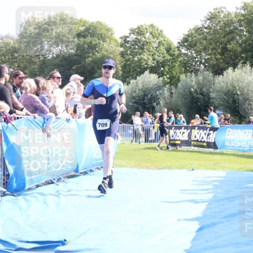 25.08.2024 - Elbe Triathlon Hamburg H.Heesch http://msf.ph/oto/6884948 25.08.2024 11:30:39 Ziel 709, 758 meine-sportfotos.de
