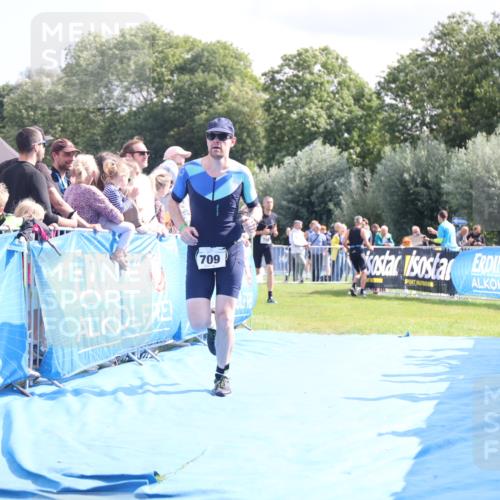 25.08.2024 - Elbe Triathlon Hamburg H.Heesch http://msf.ph/oto/6884956 25.08.2024 11:30:39 Ziel 709, 758 meine-sportfotos.de