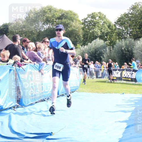 25.08.2024 - Elbe Triathlon Hamburg H.Heesch http://msf.ph/oto/6884965 25.08.2024 11:30:39 Ziel 709, 758 meine-sportfotos.de