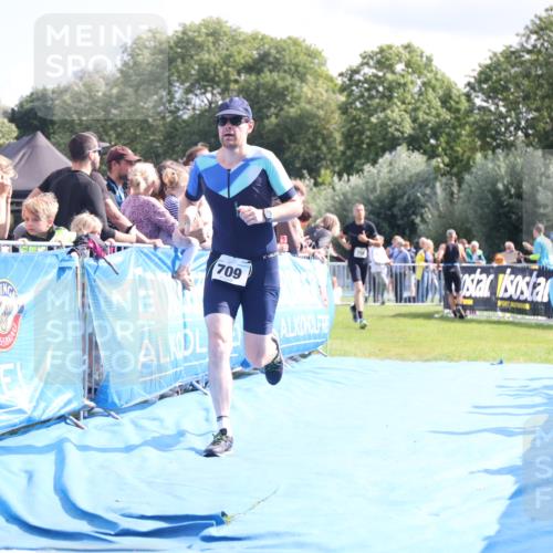 25.08.2024 - Elbe Triathlon Hamburg H.Heesch http://msf.ph/oto/6884969 25.08.2024 11:30:39 Ziel 709, 758 meine-sportfotos.de