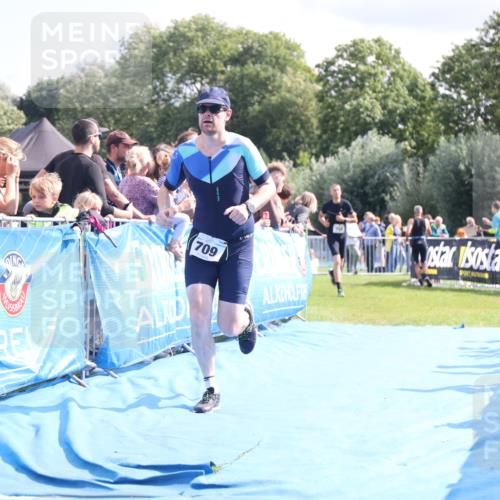 25.08.2024 - Elbe Triathlon Hamburg H.Heesch http://msf.ph/oto/6884971 25.08.2024 11:30:39 Ziel 709, 758 meine-sportfotos.de
